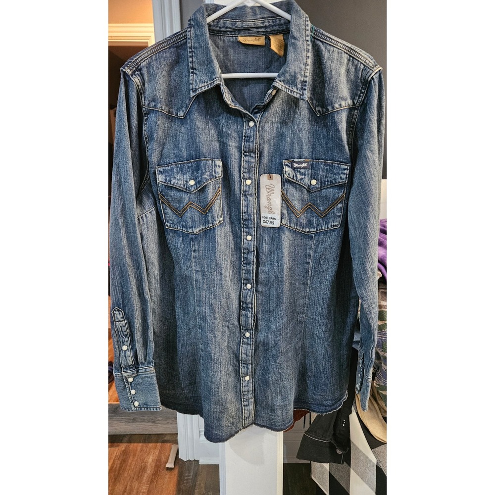 NWT Cowgirlcore Wrangler Womens Medium Wash Denim Western Pearl Snap Shirt XL